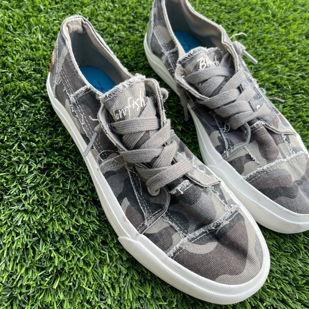 New - Blowfish Malibu Camouflage Sneakers